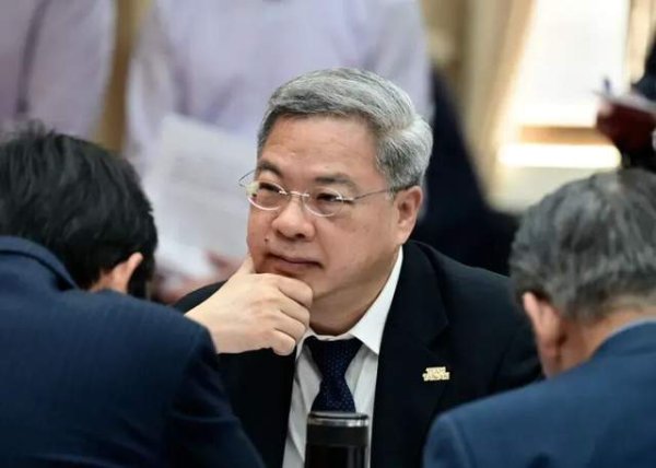 巨牛盈 台当局承认从俄罗斯大量购买，然后立刻甩锅