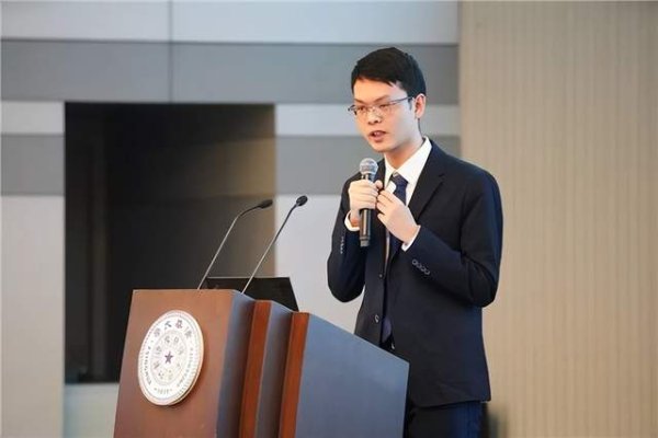 宏源证券 不满美国AI公司“反华言论”，中国学者跳槽