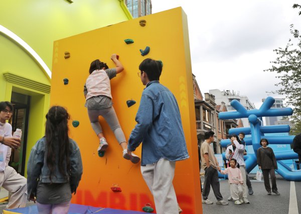 股E融 “热动不息” 全民轻脂营点燃秋日运动热情