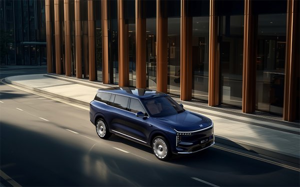 蜗牛配资 智己LS9定档11月4日：上汽旗舰，将首发多项技术